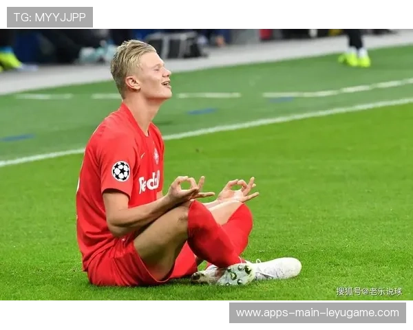 世界杯哈兰德连续抢点头球势如破竹完成建功